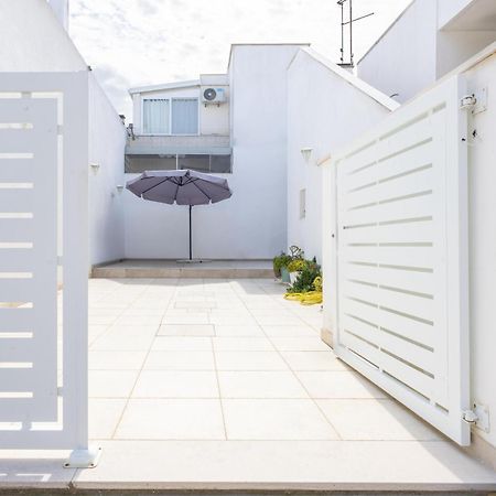 La Casa Di Zia Dedera Lägenhet Torre Santa Sabina Exteriör bild